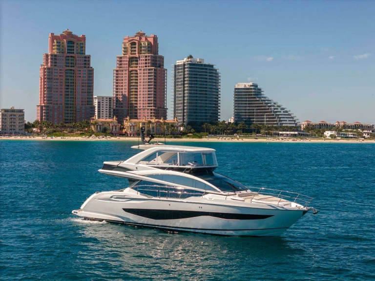 Luxury Yacht rental with or without captain Pearl Miami