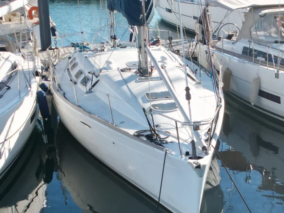 Boat rental Bénéteau First 42 S7 in Saint-Cyprien on Samboat
