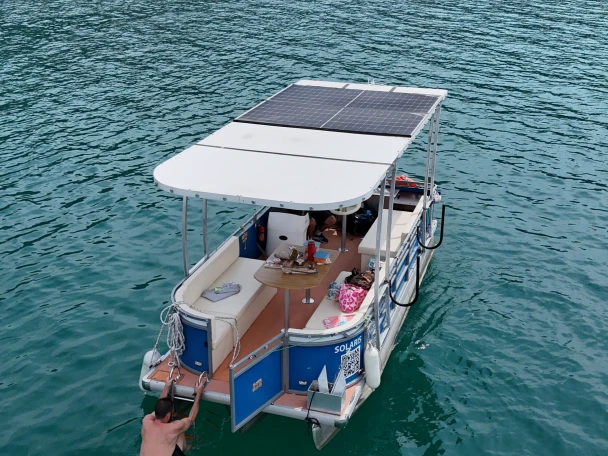 Boat rental France pontoon 580 in France on Samboat
