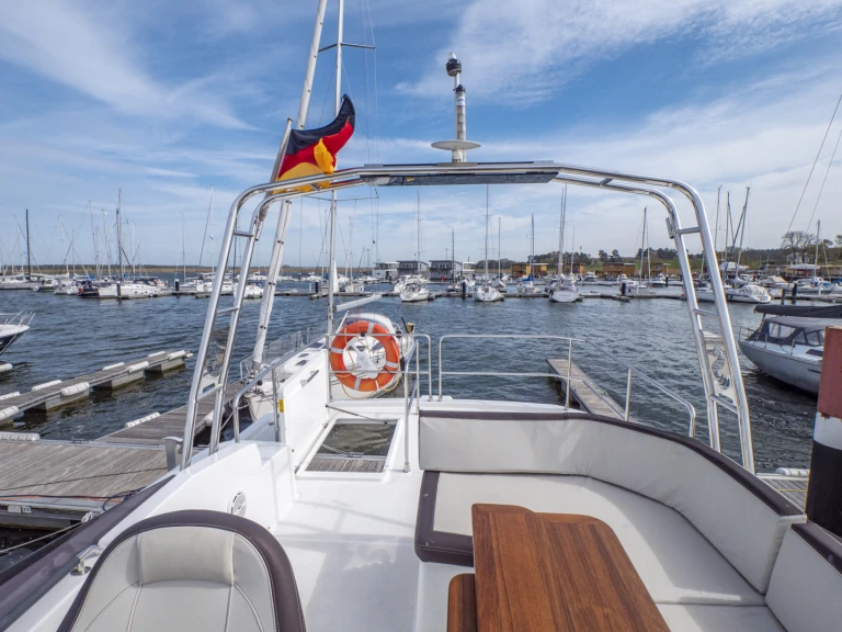 Yacht charter Kröslin cheap Swift Trawler 35