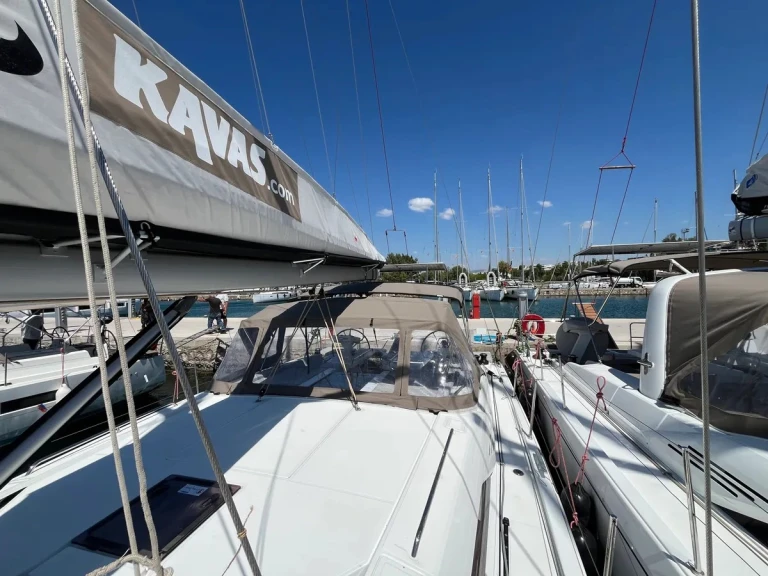 Sailboat rental with or without captain Bénéteau Alimos