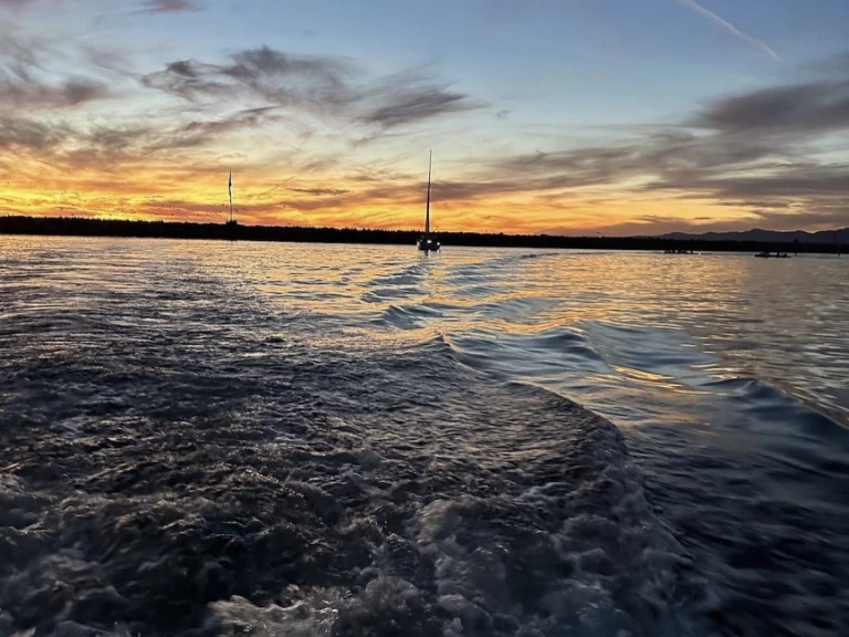 Boat rental Sea Ray Sundancer in Los Angeles on Samboat