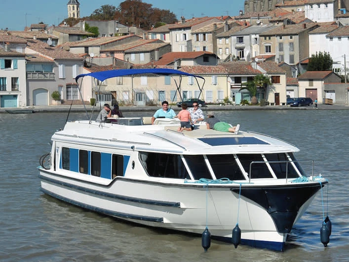 Rent a Le Boat Vision3 Master Homps