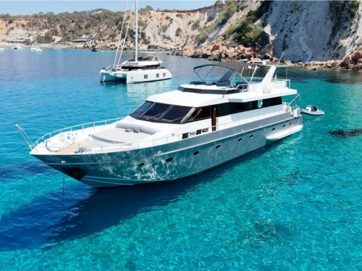 Yacht charter Torrevieja cheap 88