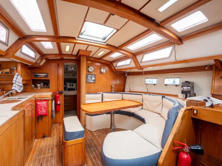 Rent a Jeanneau Sun Odyssey 42 Combarro