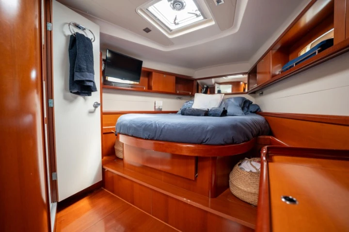 Sailboat rental with or without captain Bénéteau Combarro