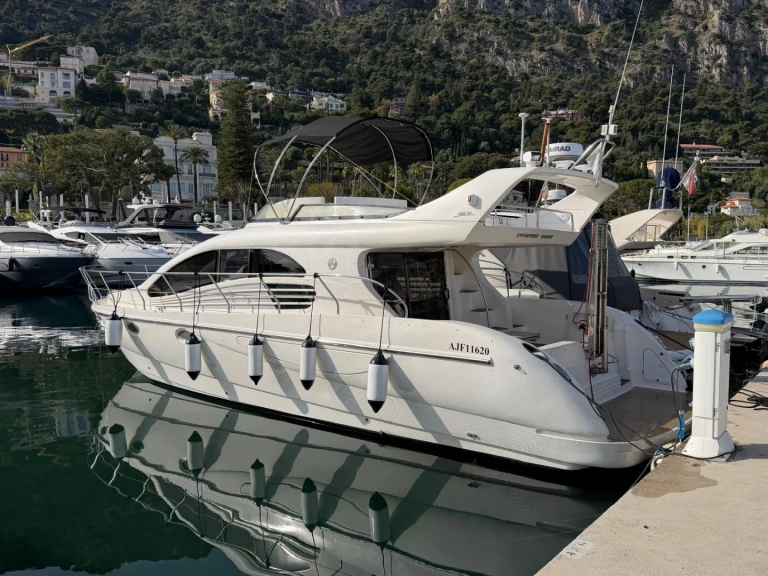 Motorboat for rent Beaulieu-sur-Mer at the best price