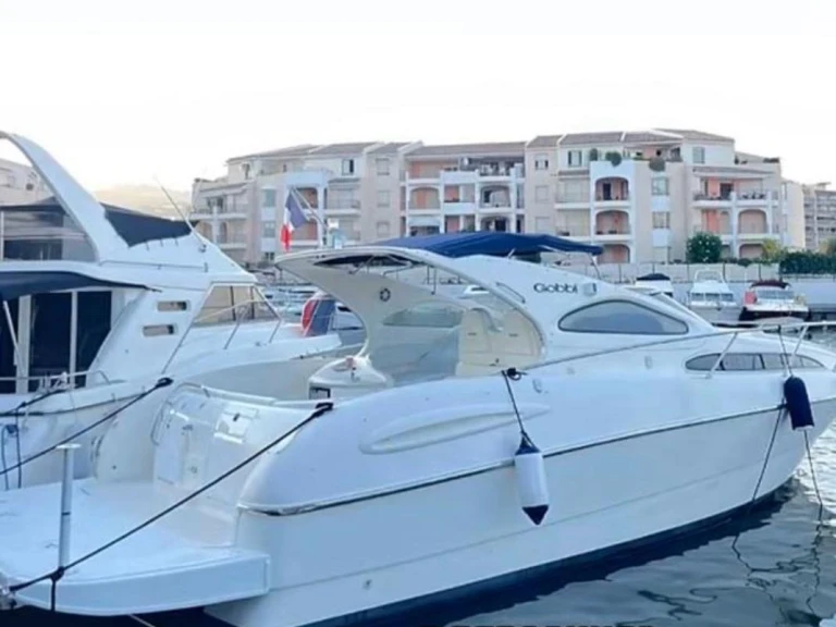 Motorboat for rent Mandelieu-la-Napoule at the best price