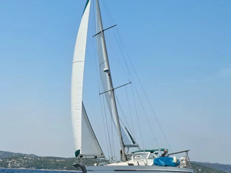 Yacht charter Palamós cheap OCEANIS 40 CC