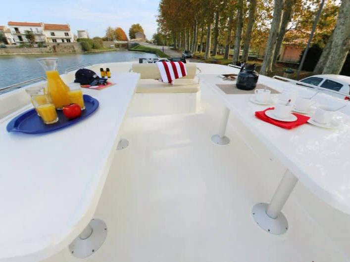 Le Boat Vision3 Master in Homps on SamBoat