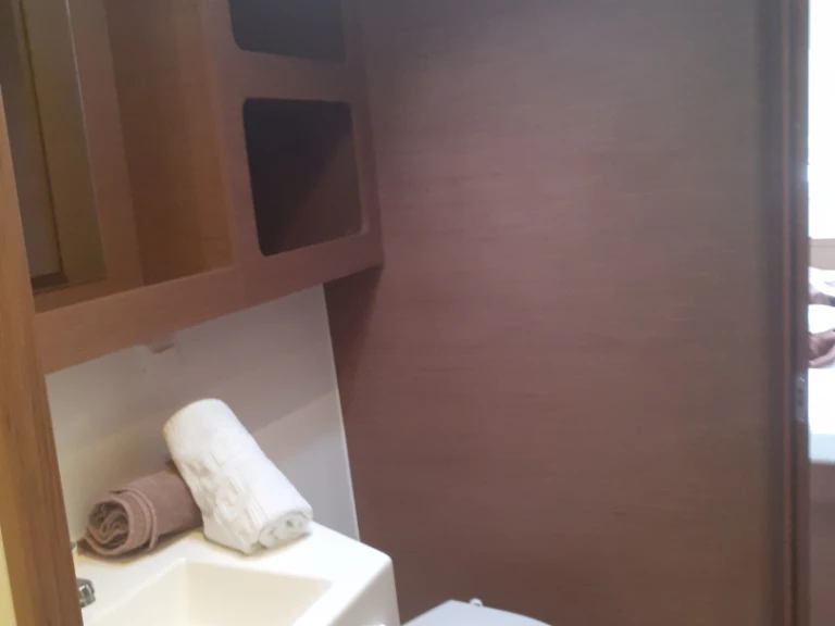 Catamaran for rent Saint Vincent (Island) at the best price