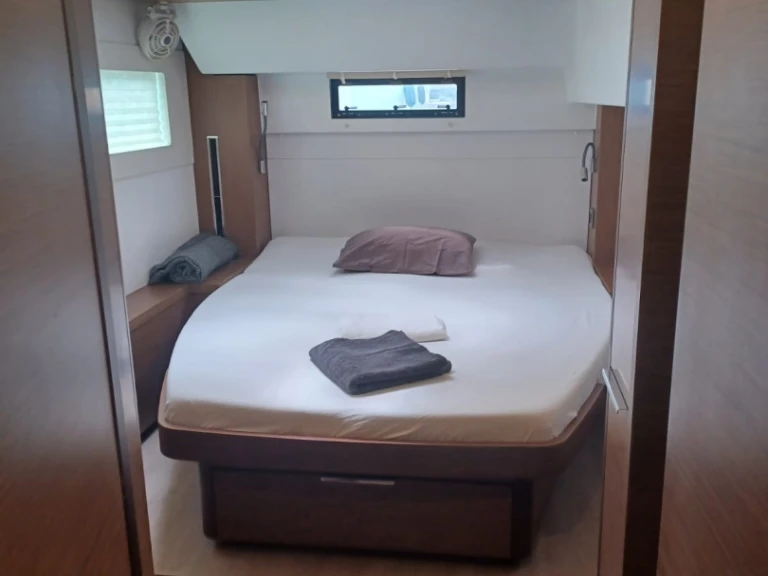 Catamaran rental with or without captain Lagoon Le Marin