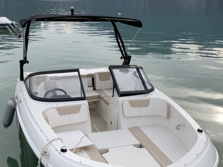 Bayliner VR4 charter bareboat or captained in  Annecy