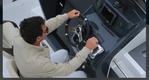 Motorboat rental with or without captain Bénéteau Marseille