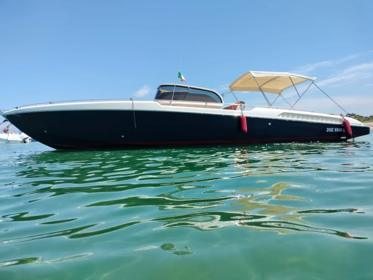 Supermarine  Iguana 36 charter bareboat or captained in  Viareggio