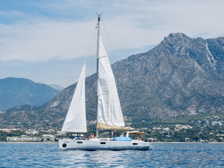 Bareboat Rental Sailboat Bénéteau with a boat licence