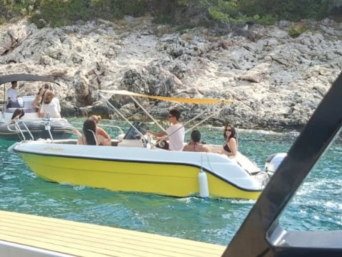 Yacht charter Hvar cheap Eden 18