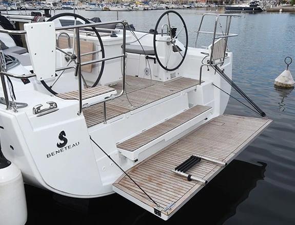 Yacht charter Le Marin cheap Oceanis 40.1