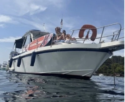 Yacht charter Cannes cheap 920