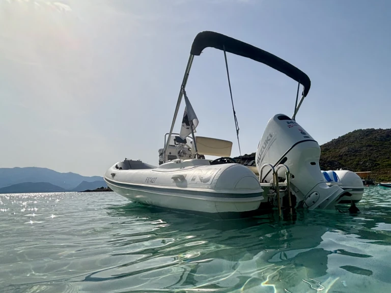 Rent a Nuova Jolly Nuova Jolly 630 France