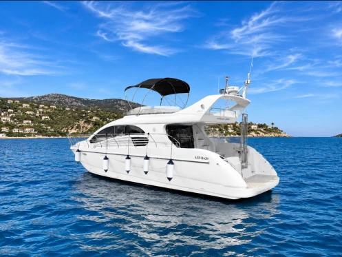 Bareboat Rental Motorboat Entreprise Marine with a boat licence