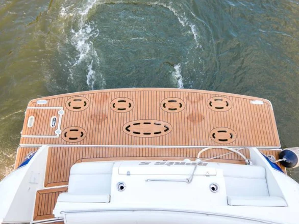 Cruisers Yacht 447 charter bareboat or captained in  New York (City)