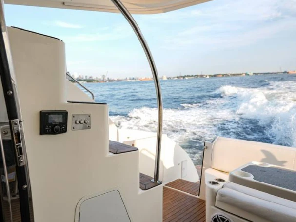 Cruisers Yacht 447 in New York (City) on SamBoat