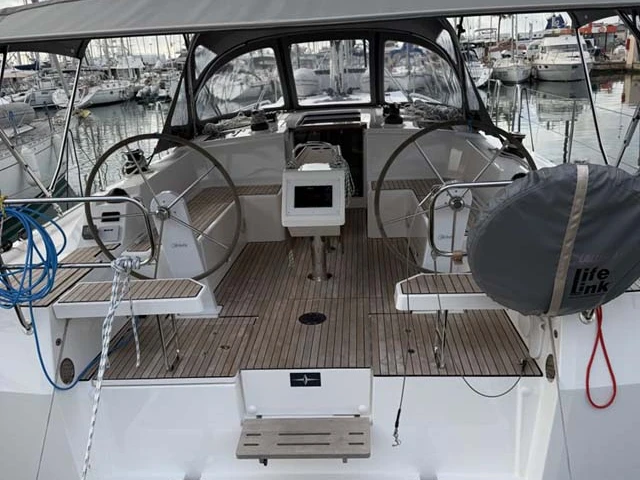 Bareboat Rental Sailboat Bavaria with a boat licence