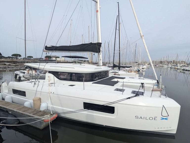 Catamaran rental in Bonifacio - Lagoon Lagoon 43