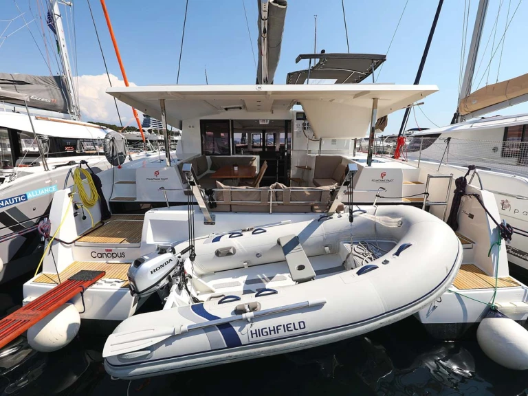 Yacht charter Pula cheap Lucia 40
