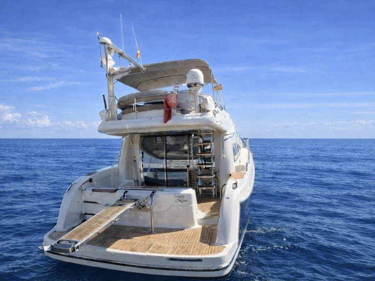 Bareboat Rental Luxury Yacht Cranchi with a boat licence
