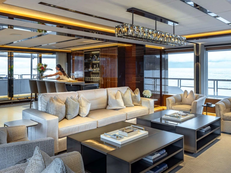 Hakvoort TOP FIVE II in Bahamas on SamBoat