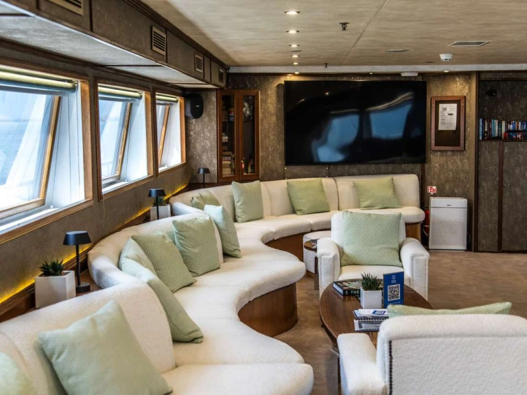 Rent a Custom Harmony G Piraeus