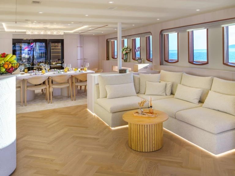 Luxury Yacht for rent Skradin at the best price