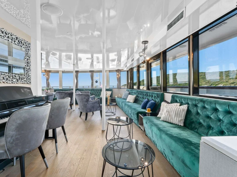 Luxury Yacht rental in Split - Custom Alfa Mario