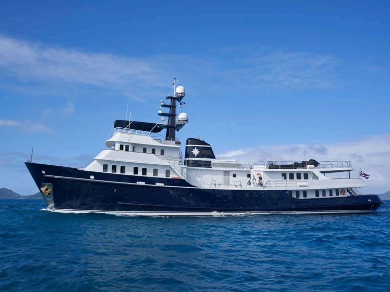 Custom ASTERIA in Madagascar on SamBoat