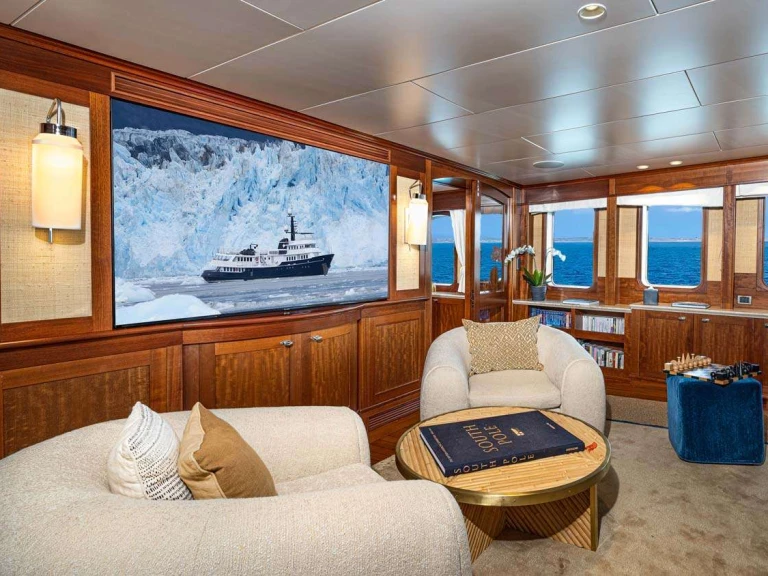 Rent a Custom ASTERIA Madagascar