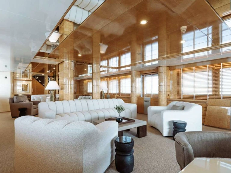Bareboat Rental Luxury Yacht Feadship with a boat licence