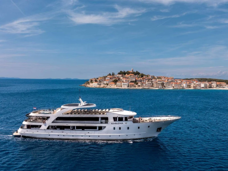 Custom Karizma in Split on SamBoat