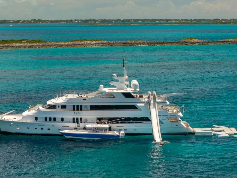 Boat rental Christensen KEFI in Nassau on Samboat