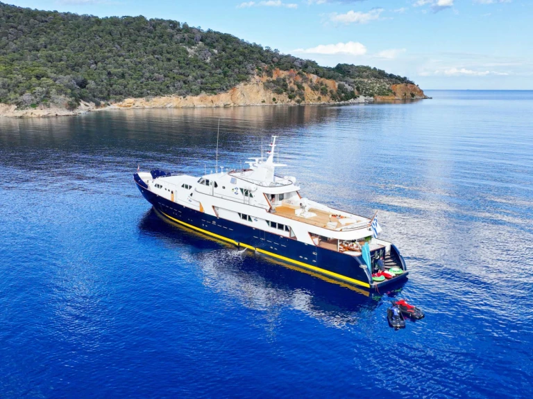 CRN Ancona SOMETHING COOL in Athens on SamBoat