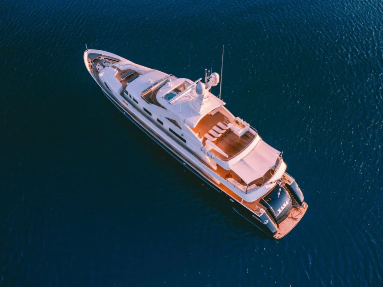 Bareboat Rental Luxury Yacht Codecasa with a boat licence