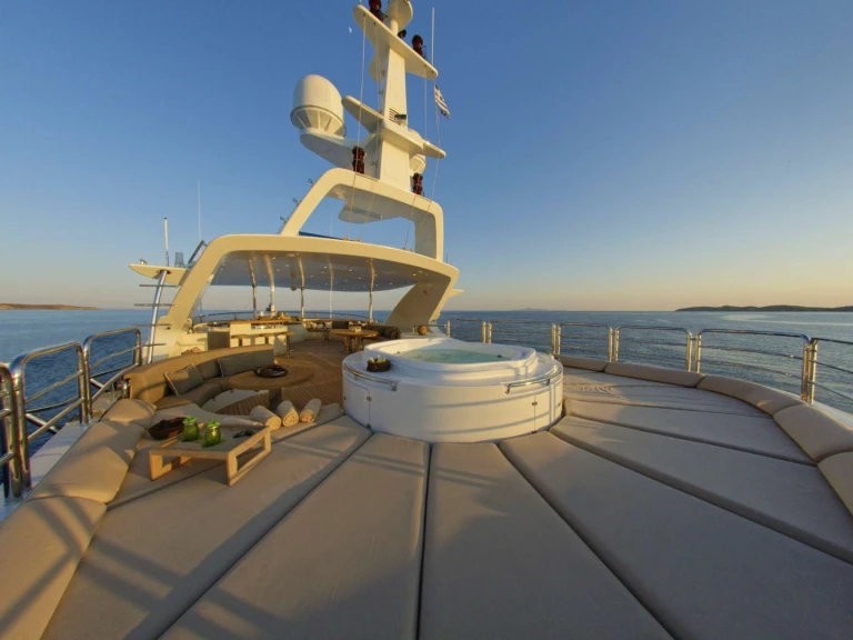 Luxury Yacht for rent Athens at the best price