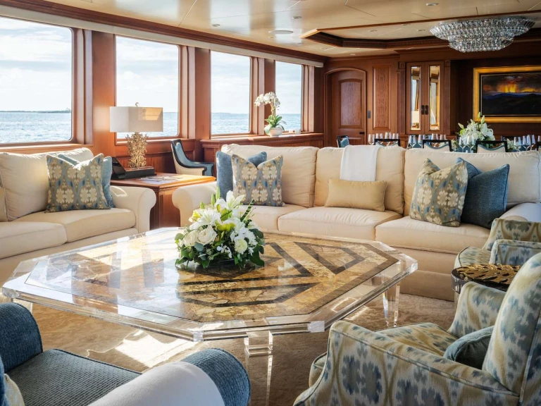 Luxury Yacht rental with or without captain Burger Bahamas