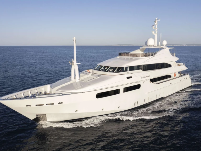 Luxury Yacht for rent Cannes at the best price