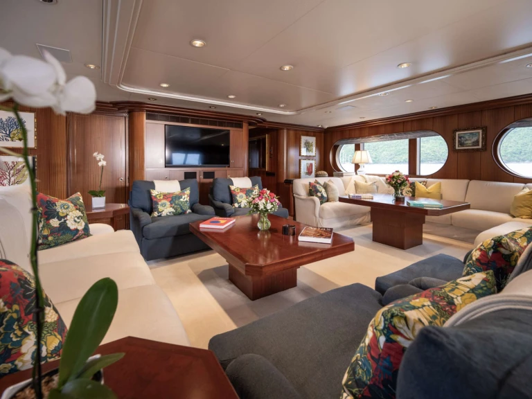 Luxury Yacht rental with or without captain Feadship Nassau