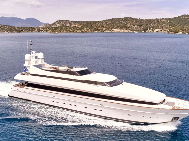 Luxury Yacht for rent Athens at the best price
