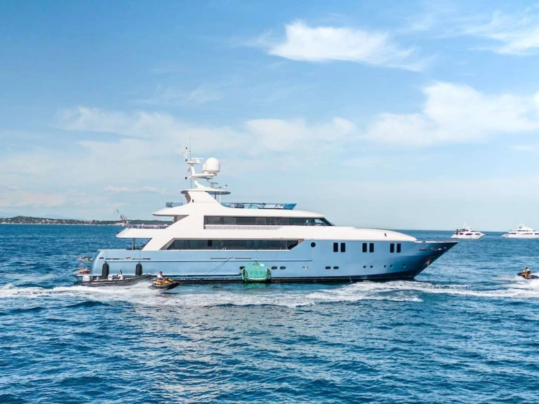Bareboat Rental Luxury Yacht Concept-Marine with a boat licence