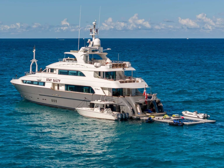 Bareboat Rental Luxury Yacht Horizon with a boat licence