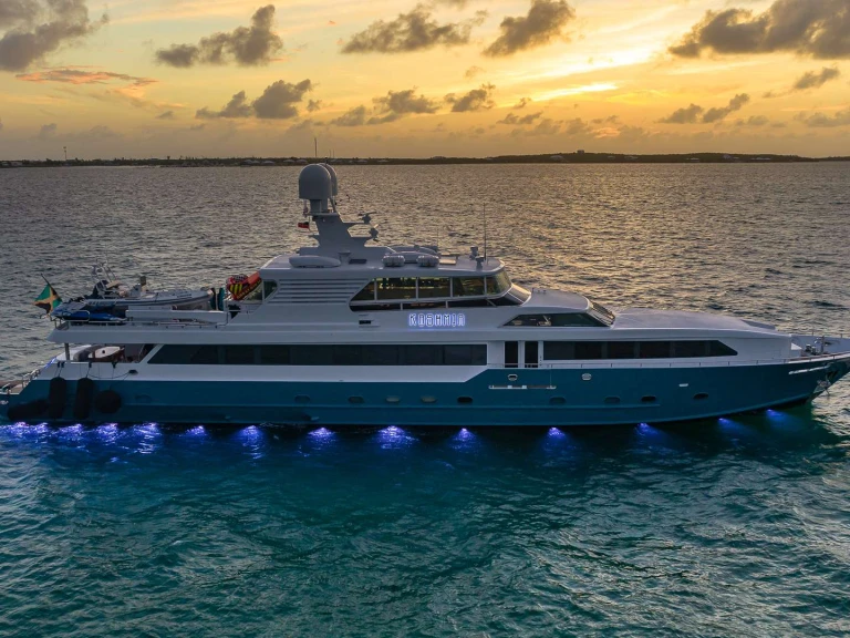 Rent a Splendor KASHMIR Nassau